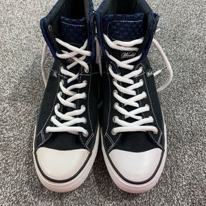 World industries sully Hi-top shoes size 10